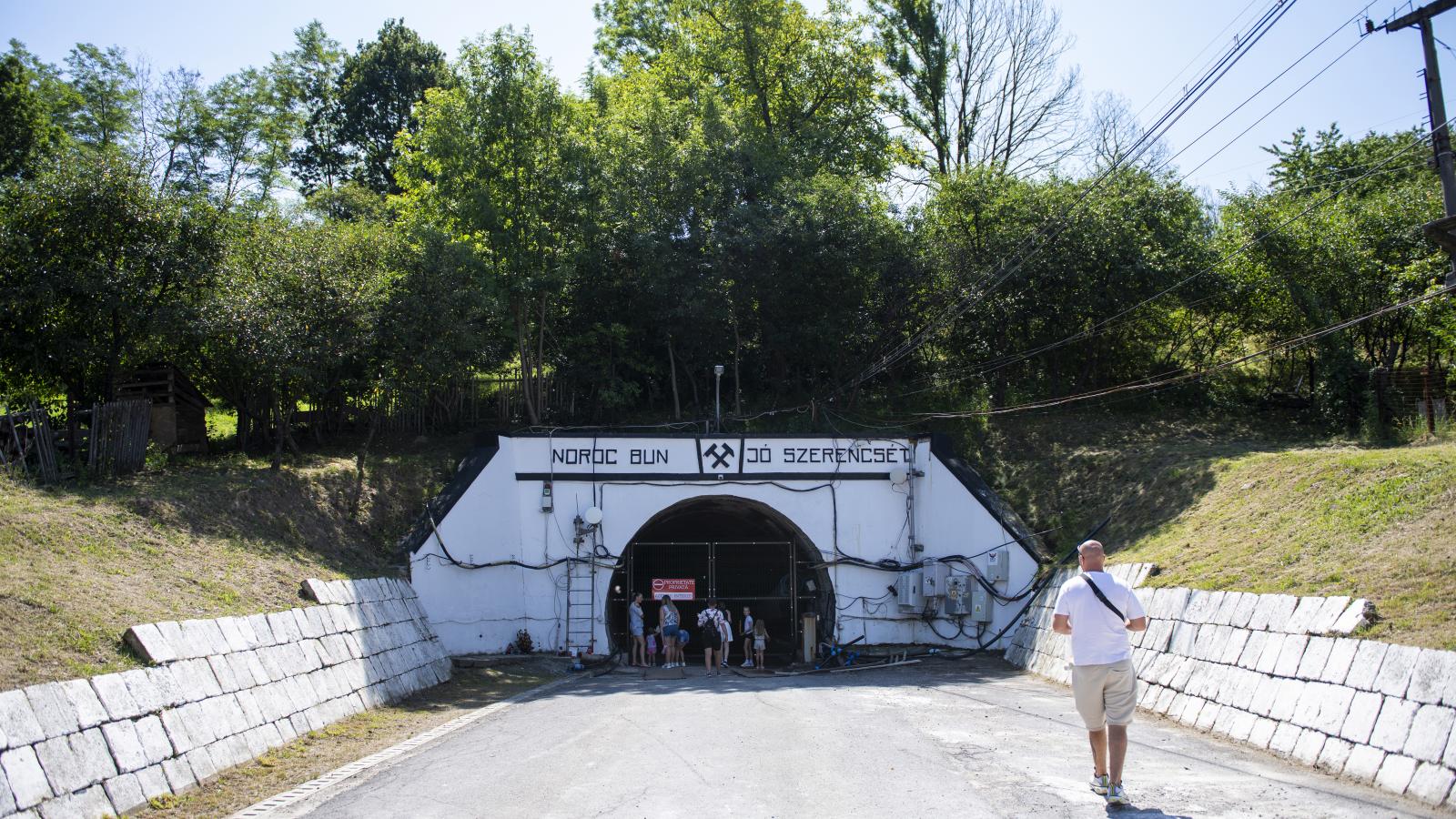A parajdi sóbánya bejárata augusztus 2-án 