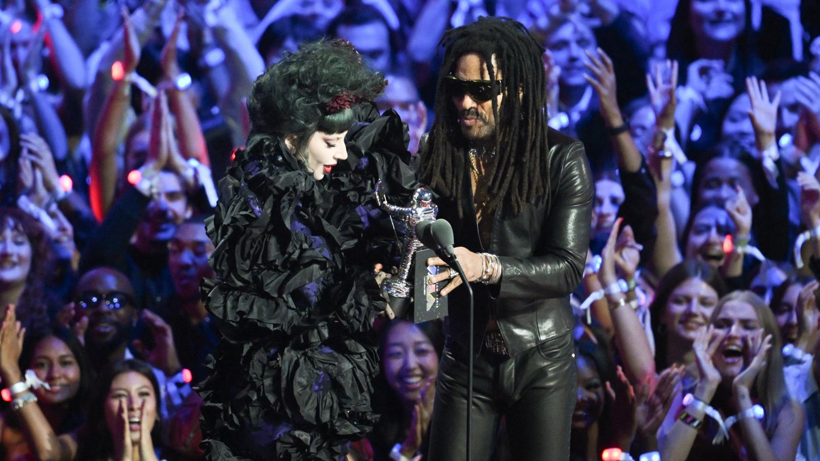 Az este abszolút nyertese Lady Gaga a maga 4 díjával. Így már az egyik legtöbbet díjazott előadó a VMA történetében