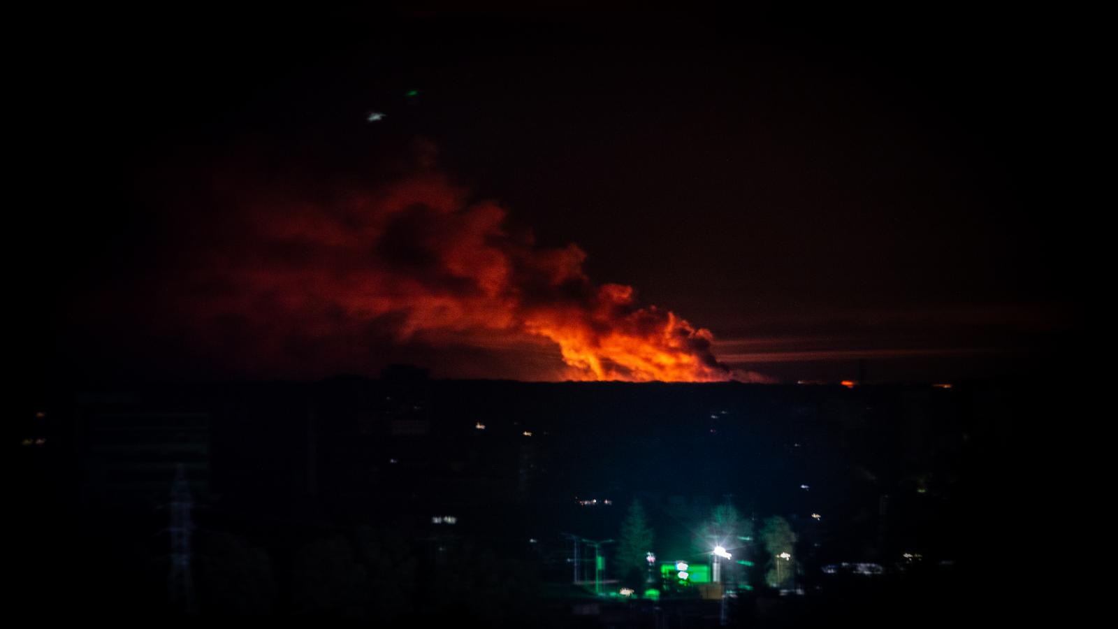 Orosz dróntámadás éri Harkiv városát 2025. július 25-én éjjel.