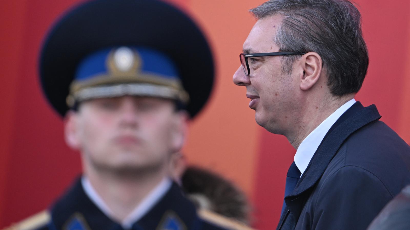 Aleksandar Vucic a májusi moszkvai katonai parádén is megjelent