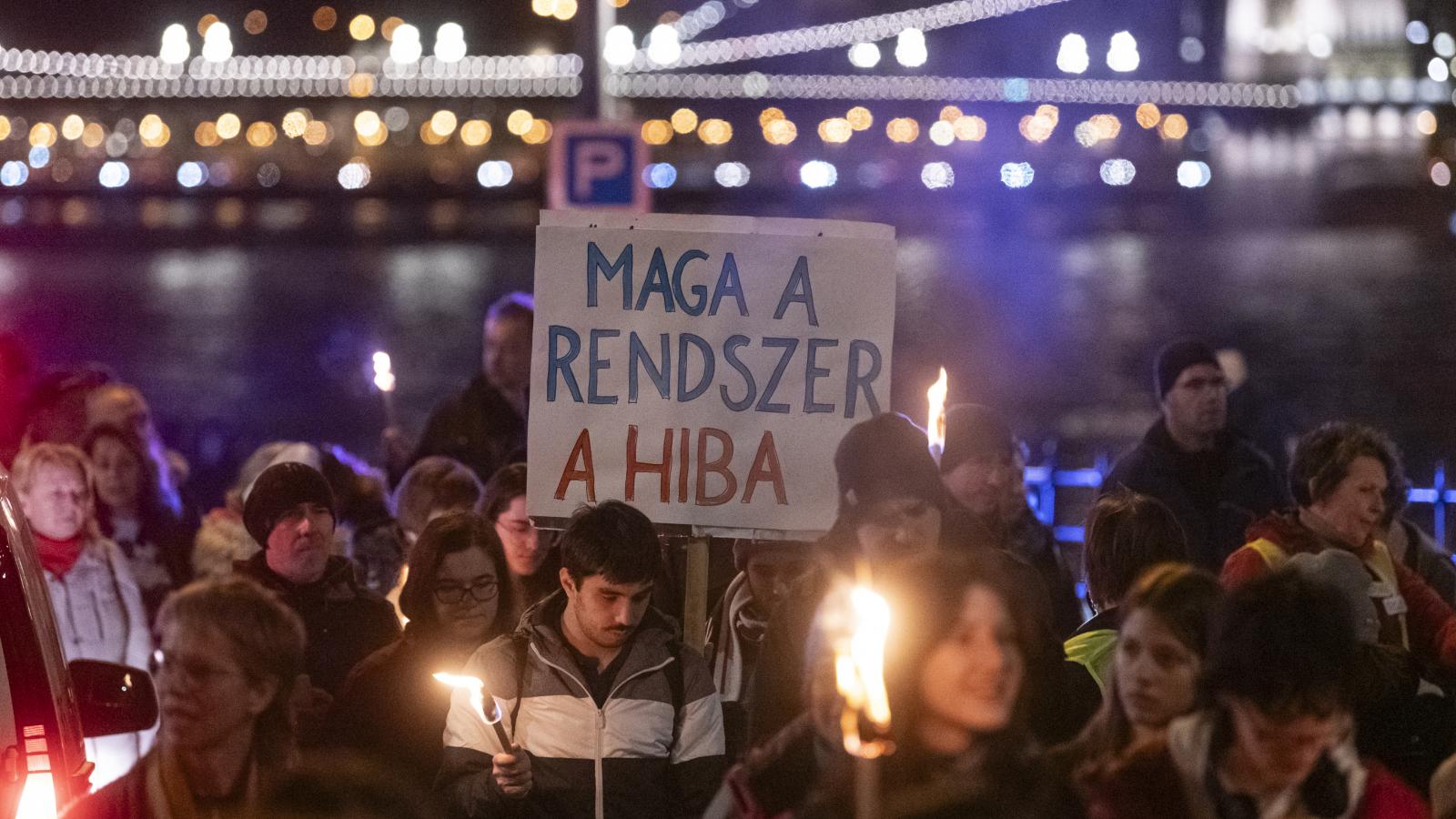 A tavalyi gyermekvédelmi tüntetésen. A rendszer változhat