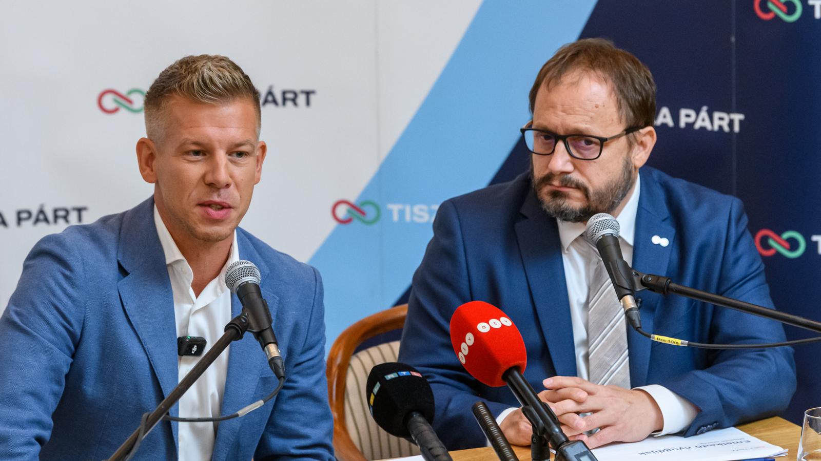 Magyar Péter és Kármán András ismerteti a terveket