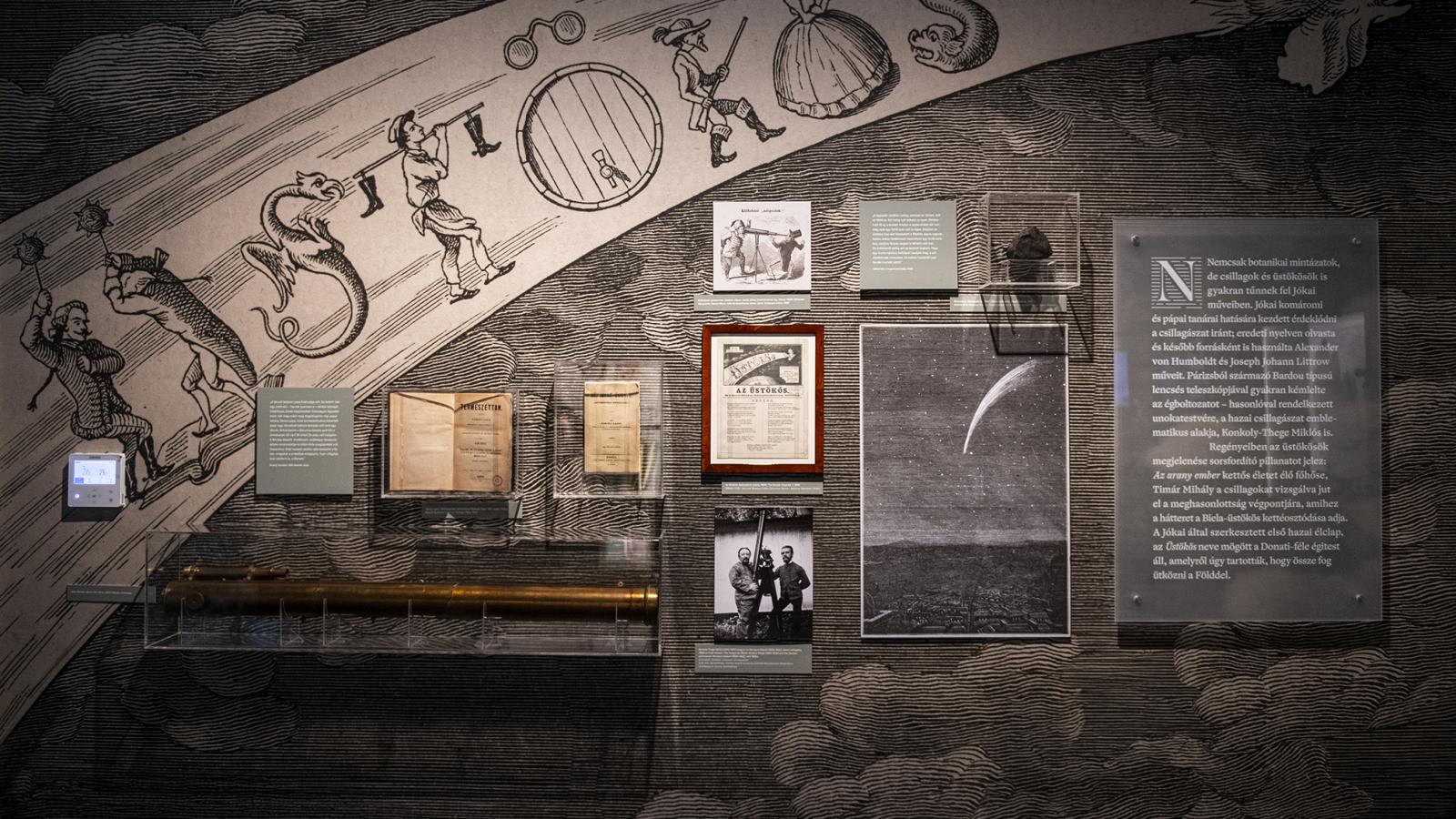 A vitrinekben az író számos különleges tárgya mutatja az életmű kevésbé ismert, de annál izgalmasabb oldalát is