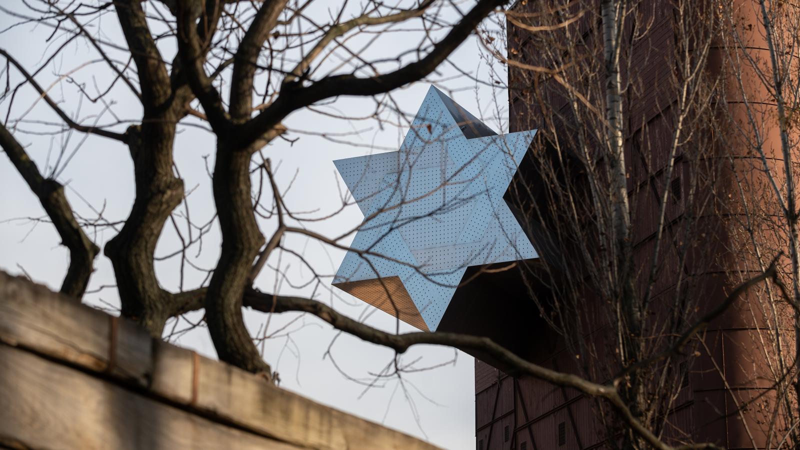 Épületdísz a Sorsok Házán