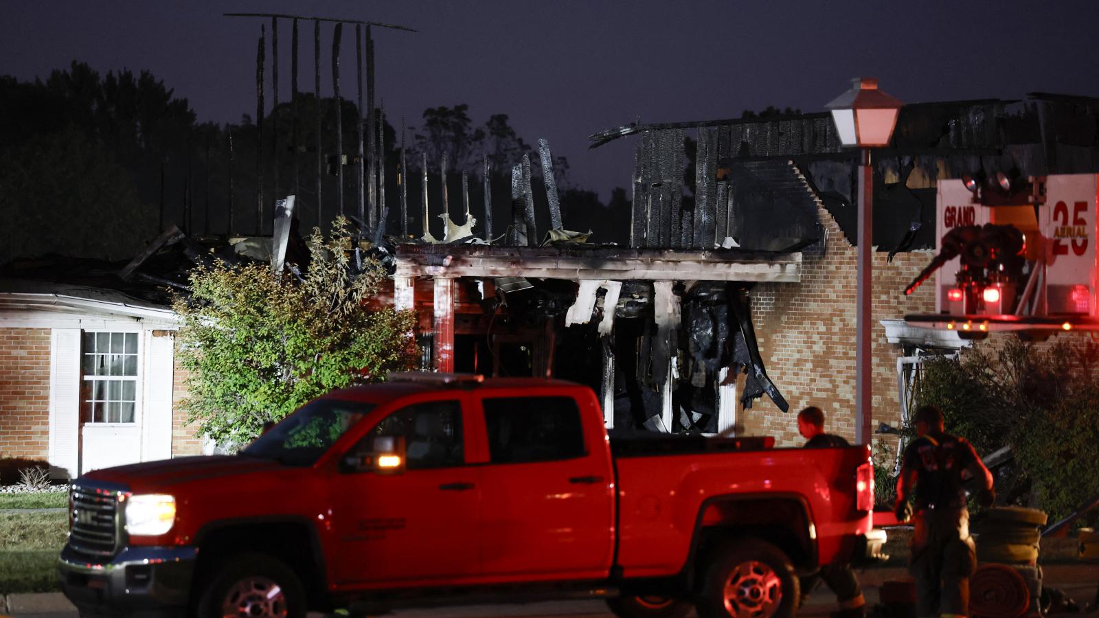 A Michigan állambeli Grand Blanc Township temploma teljes egészében kiégett