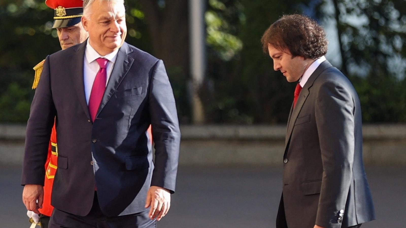 Orbán Viktor és Irakli Kobahidze grúz miniszterelnök Tbilisziben 2024. október 29-én