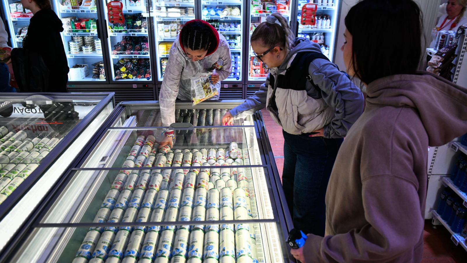 Makacsul nagy, 4,3 százalékos az infláció, ami csak lassan csökkenhet