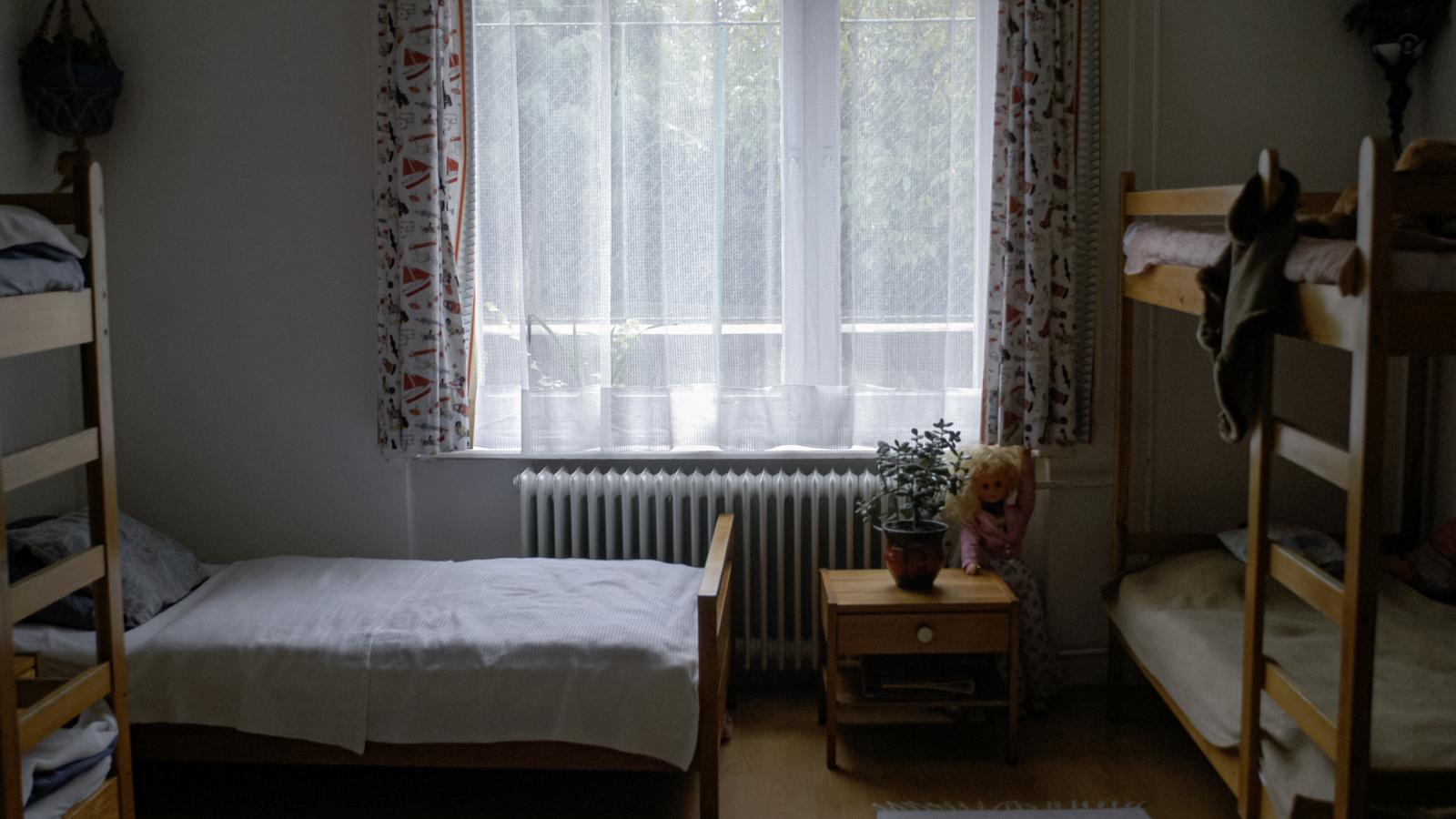 Bajban a gyermekvédelem: kevés a férőhely, a szakember