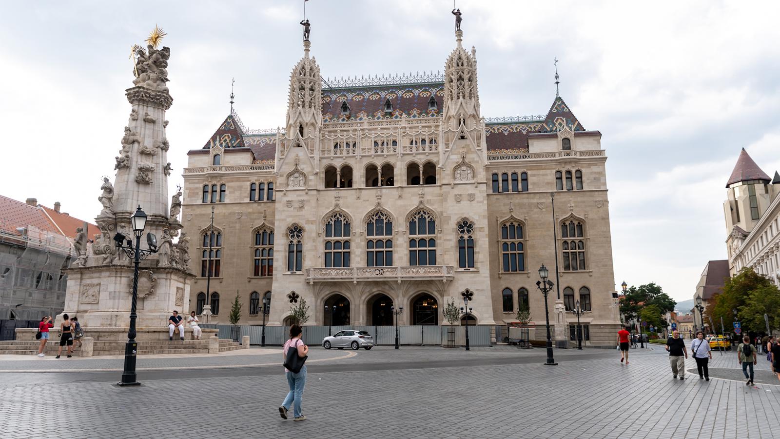 Mire elkészült a Pénzügyminisztérium várbéli épülete, a tárcát megszüntette a kormány