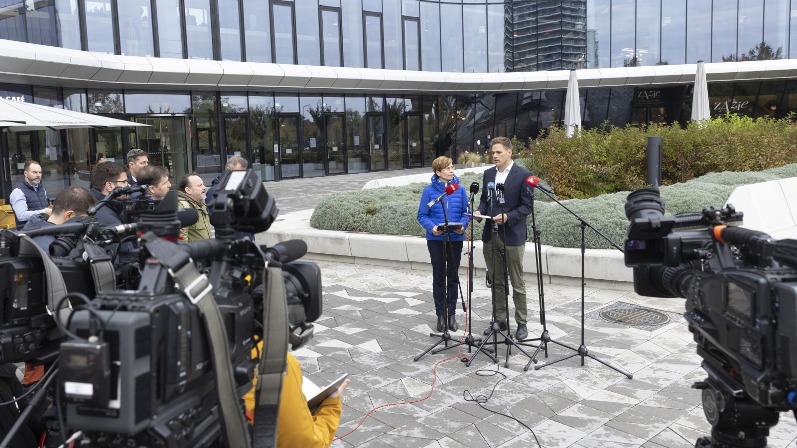 A Mol sajtótájékoztatója