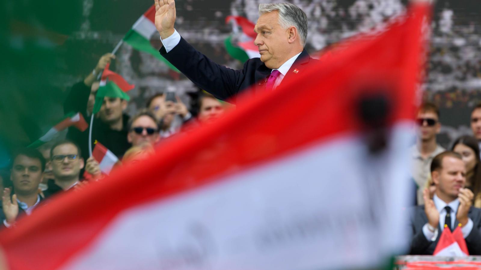 Orbán Viktor és a jutalomfalatok