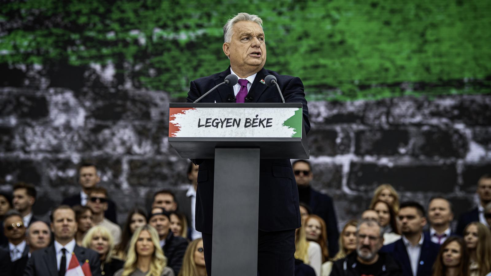 Orbán Viktor várhatóan Giorgia Melonival és XIV. Leó pápával is találkozik hétfőn