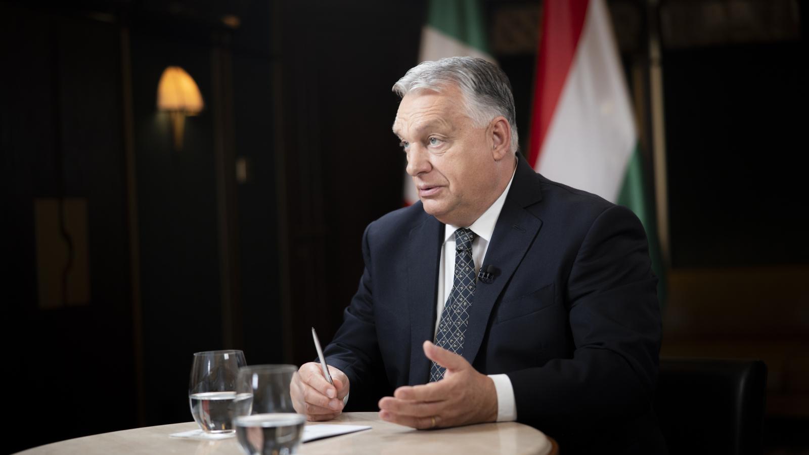 Orbán Viktor miniszterelnök vatikáni látogatása során interjút ad az M1-nek Rómában