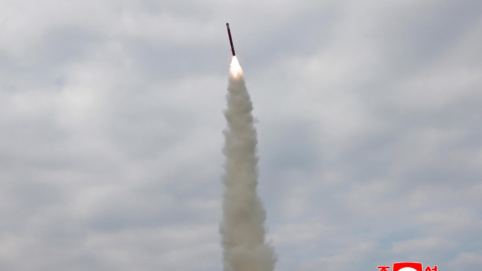 Donald Trump dél-koreai látogatására időzítette legújabb rakétatesztjét Észak-Korea