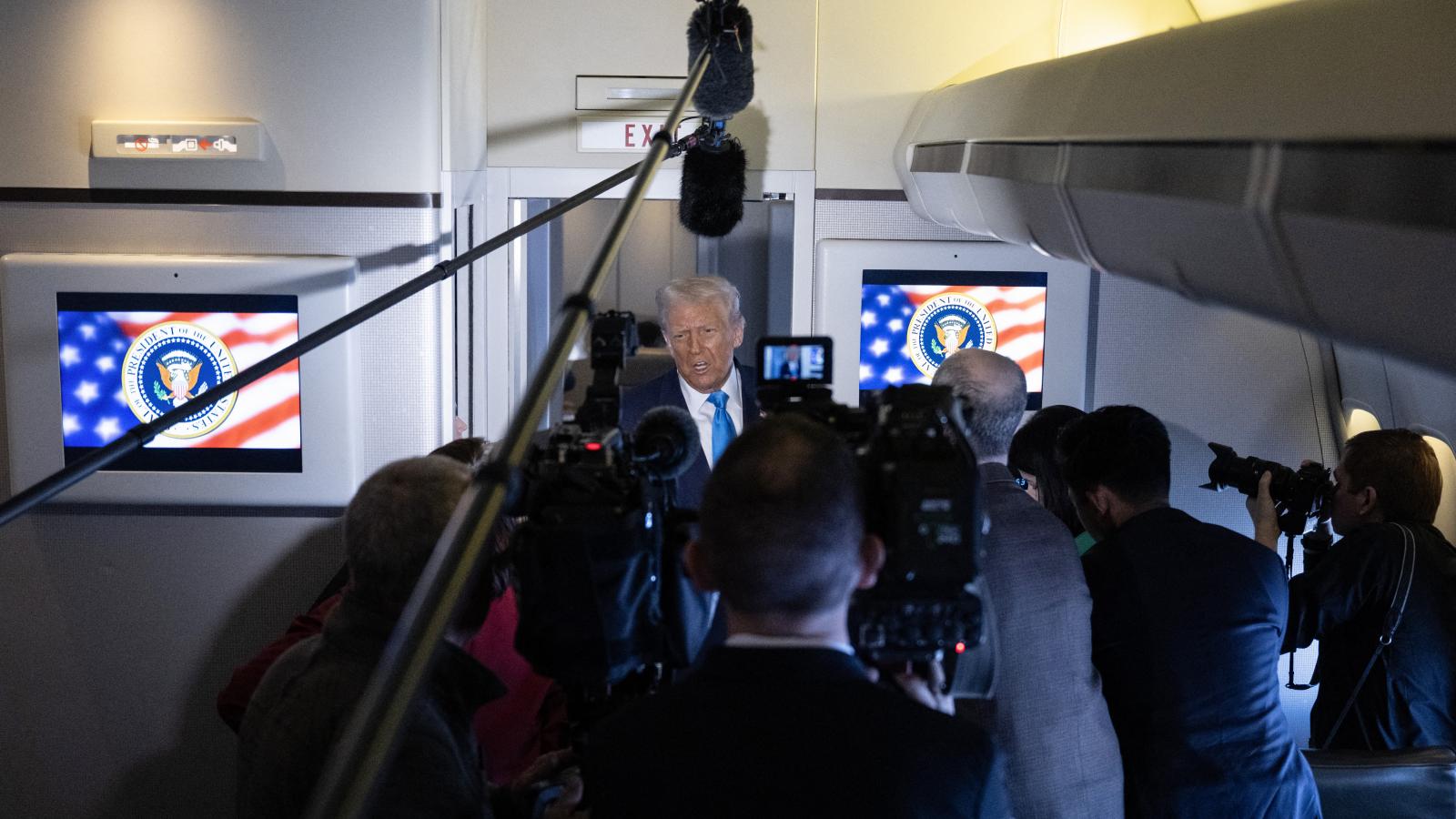 Donald Trump szerint nincs veszélyben a gázai tűzszünet, Izraelnek joga van visszavágni