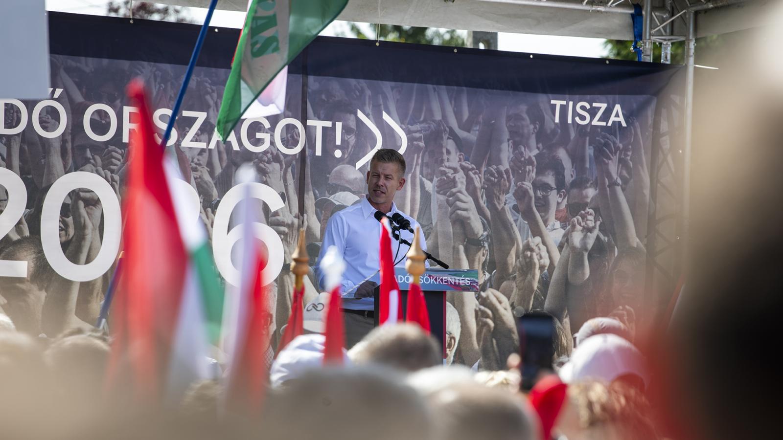 A Tisza elnöke sokakat megszólít, az ellenzékiek majd fele pedig félreteszi értékpreferenciáit