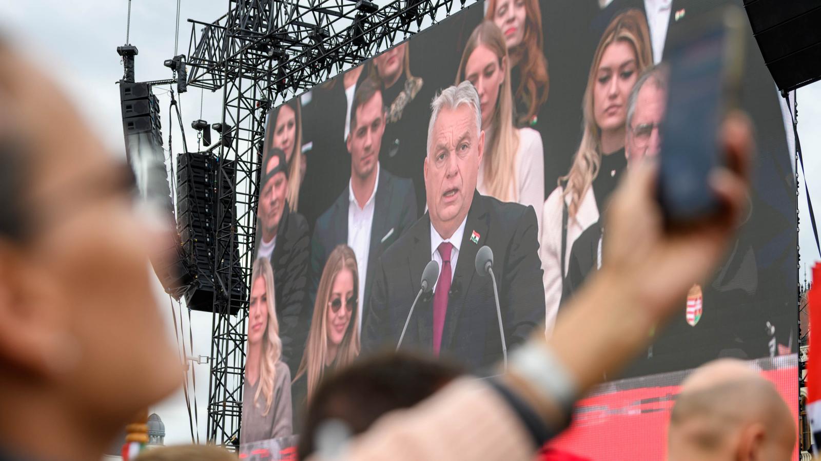 Orbán Viktor: Tegnap óta világos, a nemzetközi bankárvilág beállt a Tisza mögé