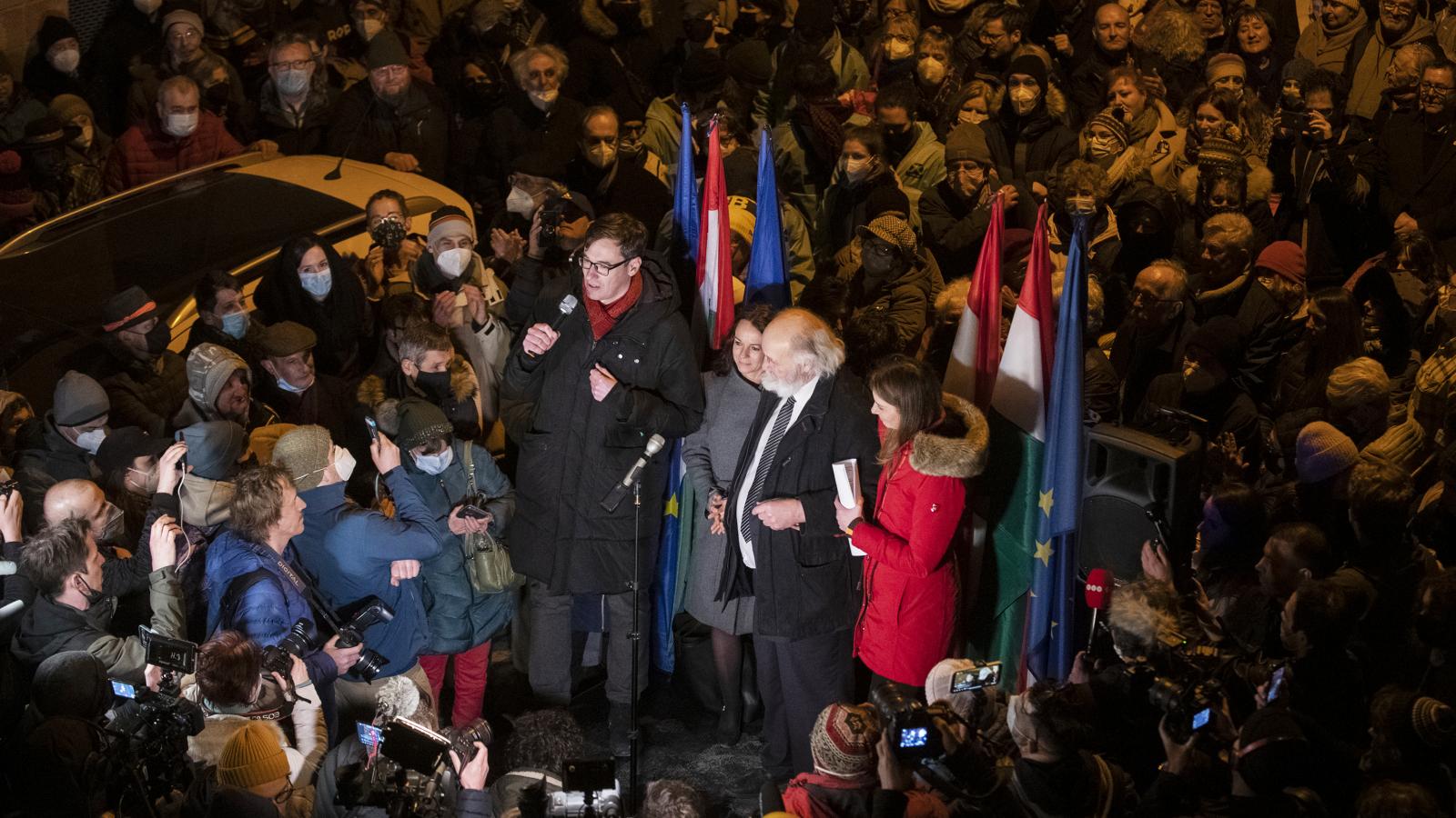 „Mondjunk nemet a megfélemlítésre!” – Iványi Gábor mellett tüntetnek kedden a Dankó utcában