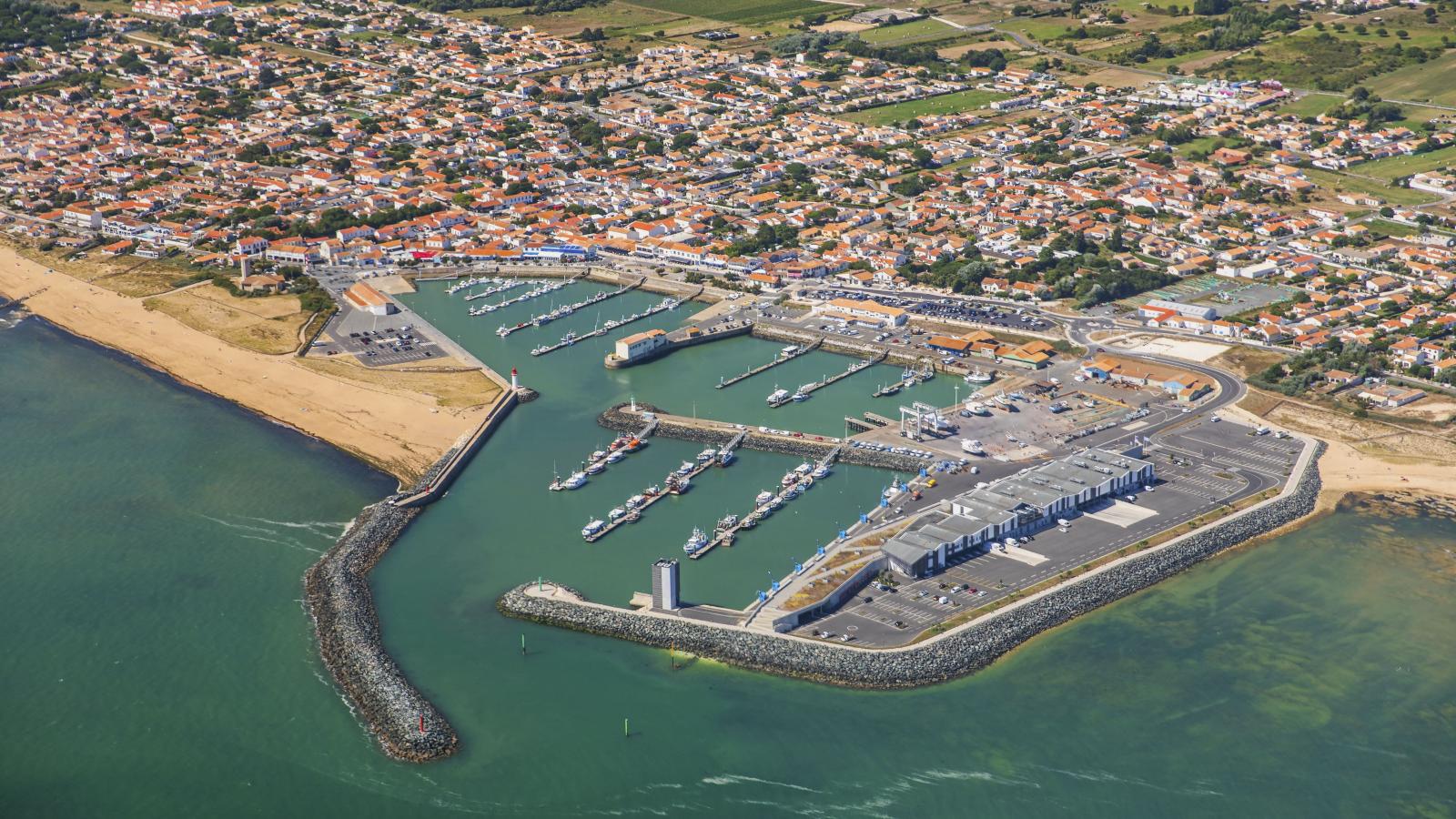 Többen súlyosan megsérültek, amikor emberek közé hajtott egy autós Franciaországban