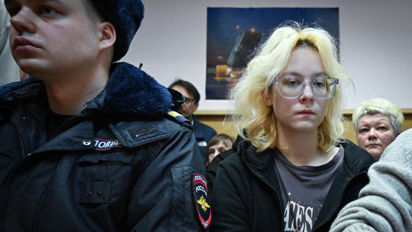 Lehetséges, hogy Diana Loginovát a többéves börtönbüntetéstől csak az menti meg, ha külföldre menekül