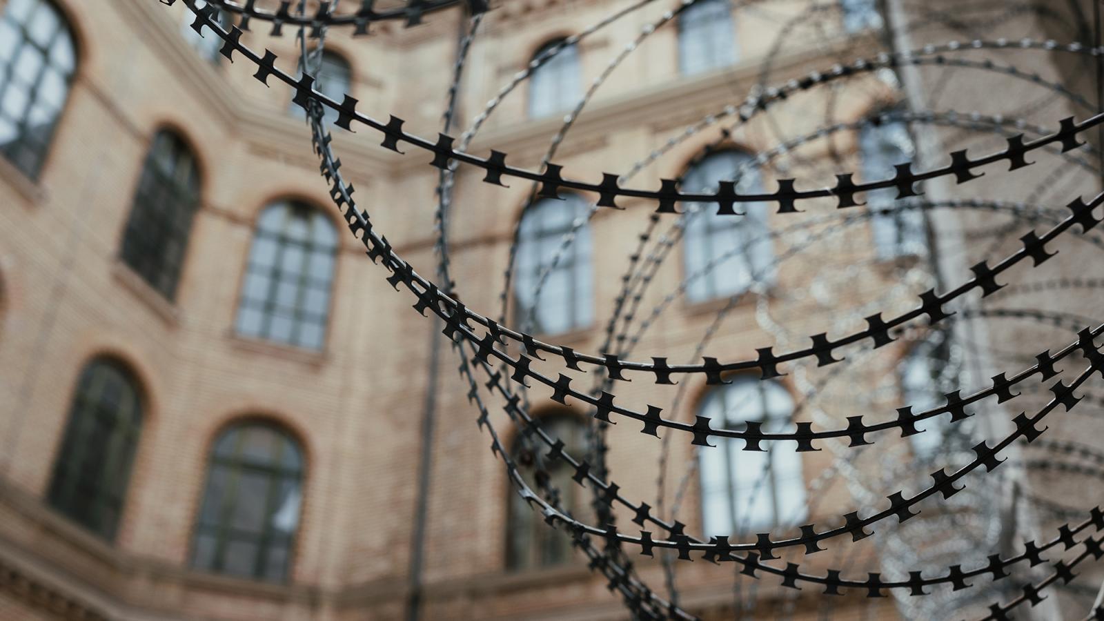 Életfogytiglani büntetést kér a főügyészség is a villanyszerelők megölésével vádolt férfira