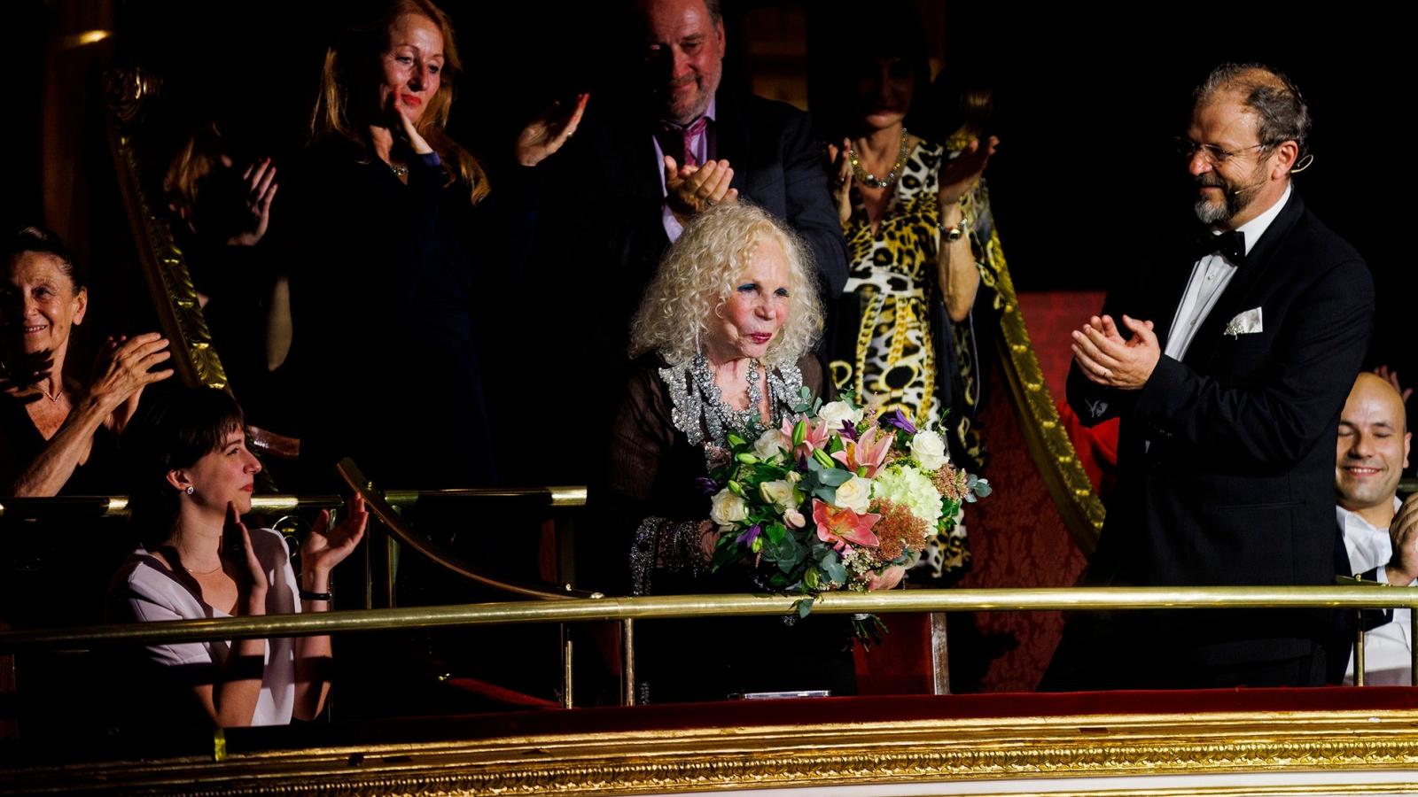 Meghalt Kálmán Yvonne