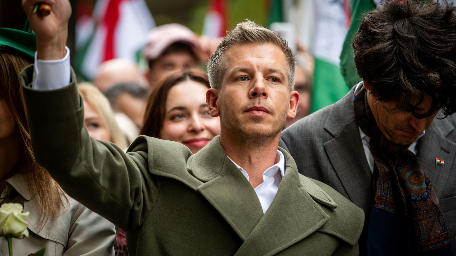 Magyar Péter szerint ha Donald Trump ebben az országban élne, másképp látná Orbán Viktort