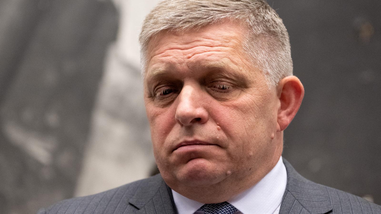 Robert Fico kirúgatta a szlovák vasút teljes vezetését