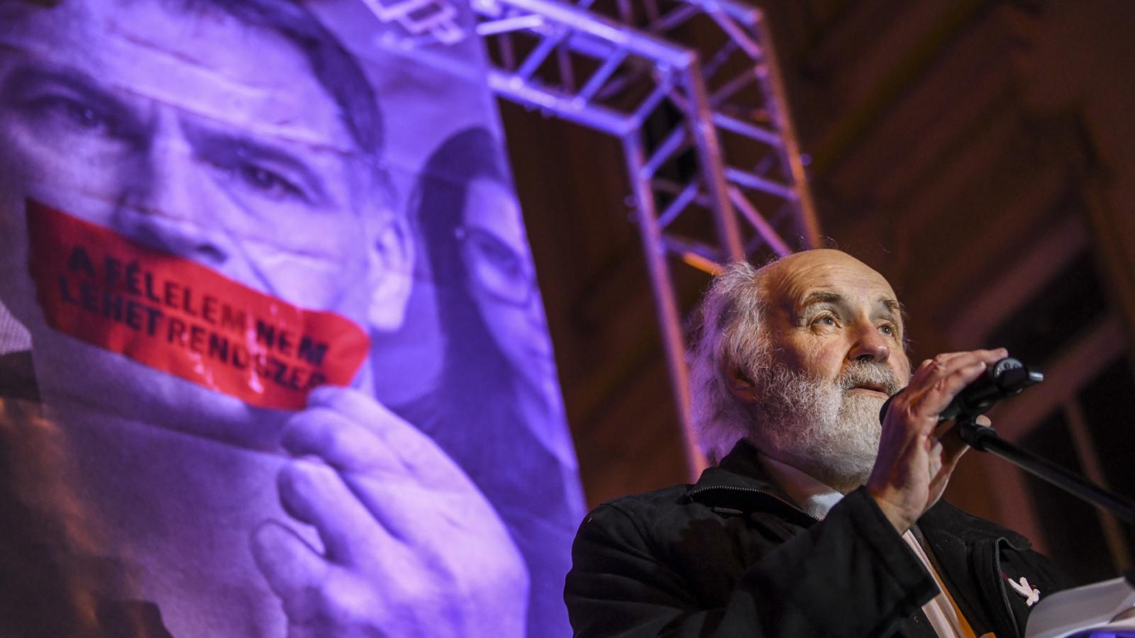 „Ha van egy csöpp eszük, nem fogják Iványi Gábort bilincsben rángatni. Ha mégis, én ott leszek”