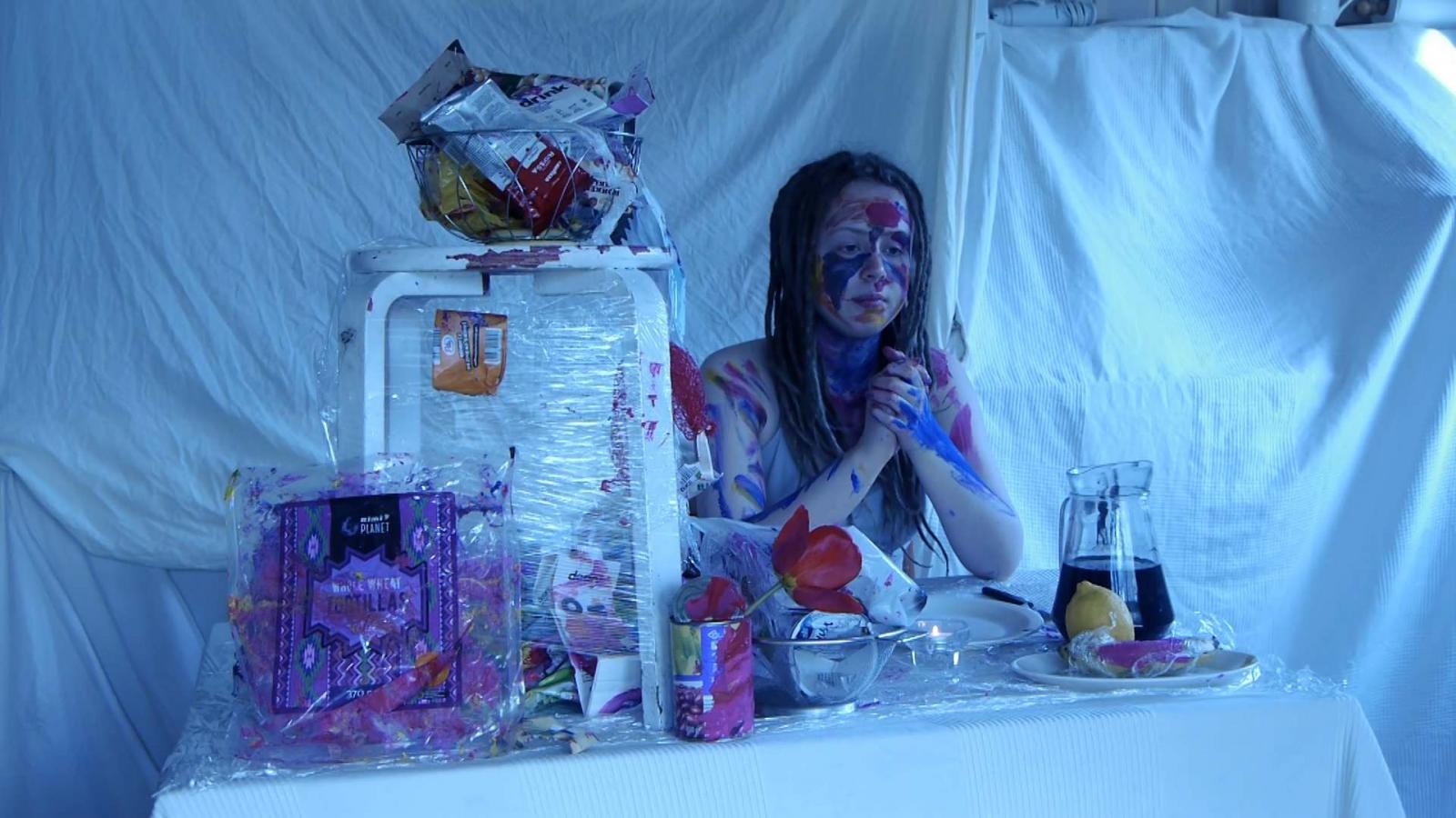 Modern szülői kudarcok –  Egy kislány, aki a világvégére készül, egy kisfiú, aki már benne él