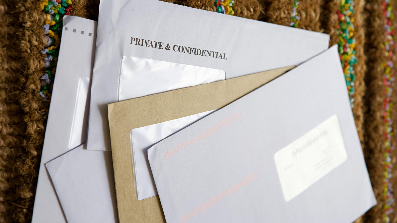 Több elhunyt erdélyi szavazó nevére is érkezett választási regisztrációs levél