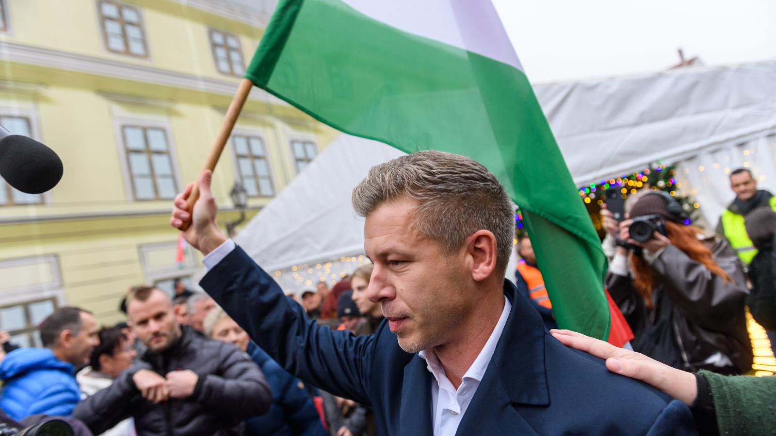 Republikon Intézet: Magyar Péter kétszer olyan népszerű, mint Orbán Viktor