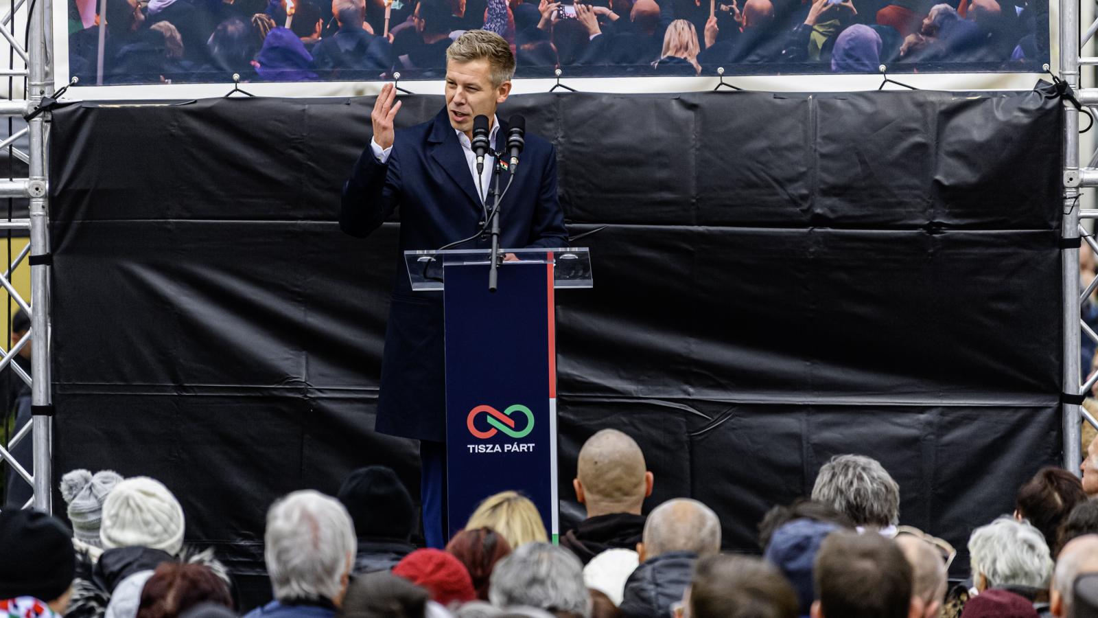 Összeomlott a magyar mennyország kommunikációja, Orbán Viktor megérezte, hogy kétmilliónál több ember fog kelleni