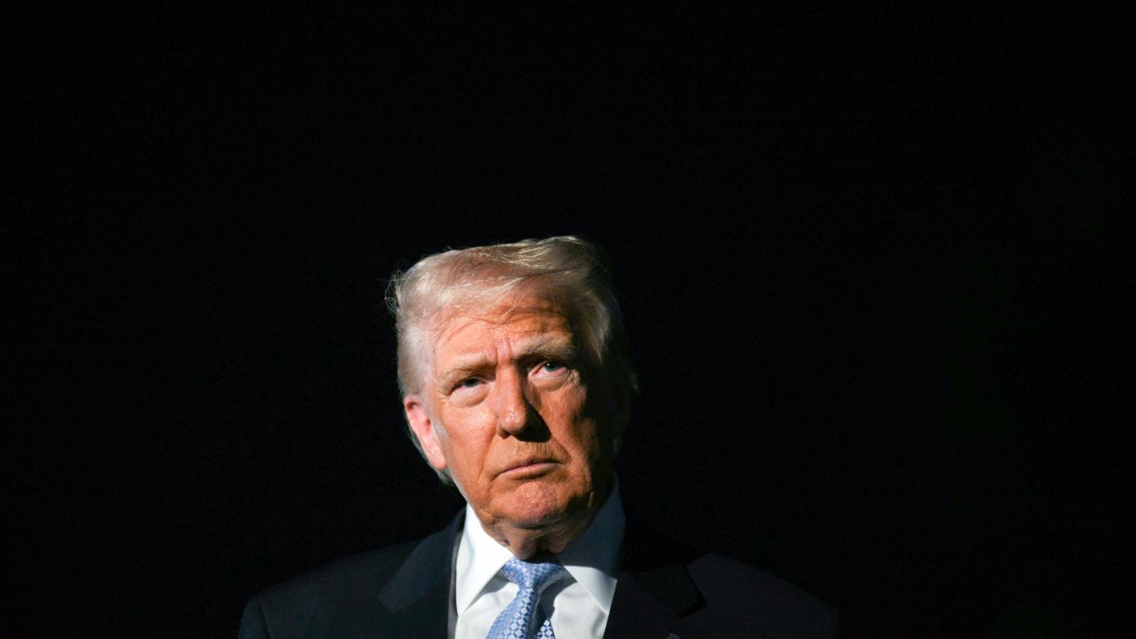 Donald Trump azt ígéri, részesedhetnek az alacsony és a közepes jövedelmű amerikaiak a vámbevételekből