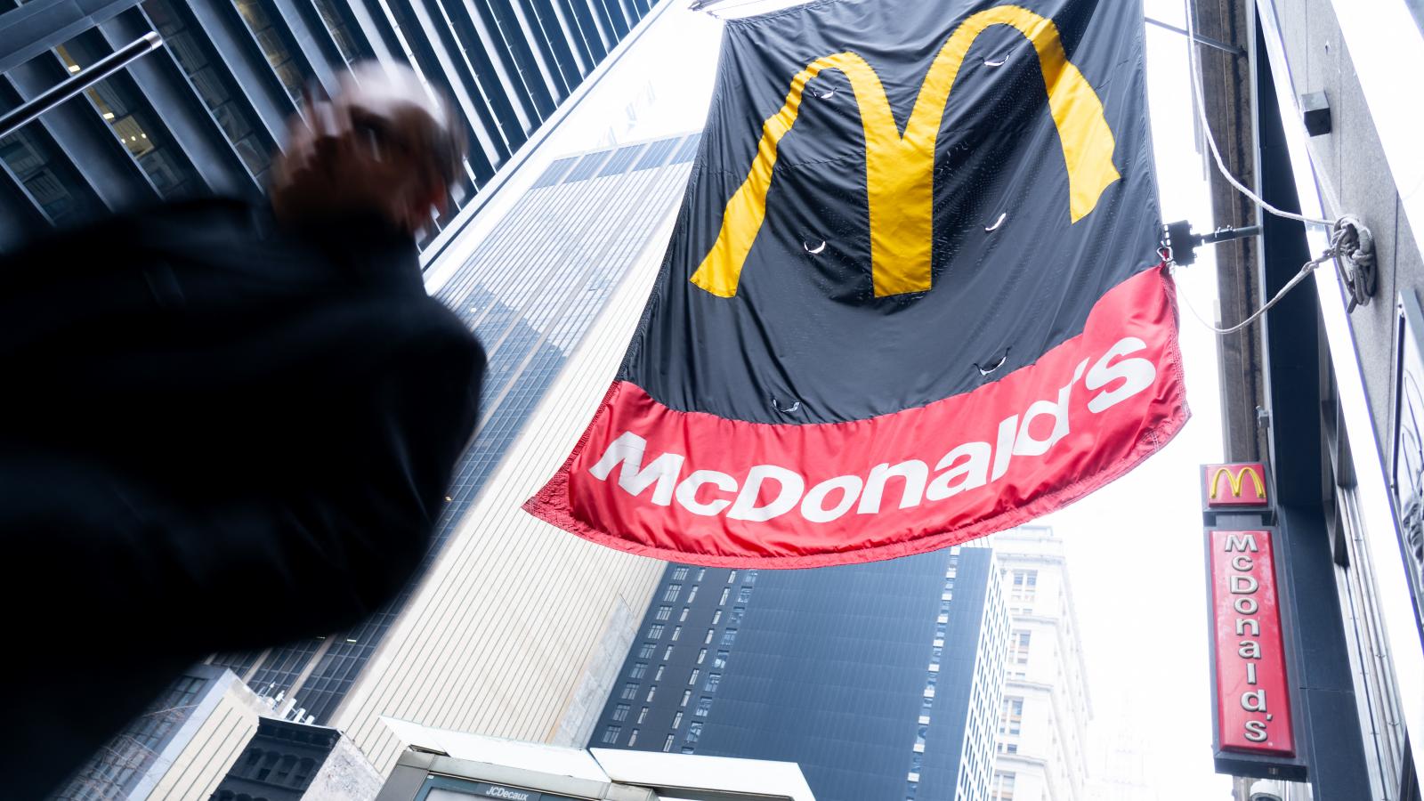 „McDonald’s-globalizmus” – az egész emberiség hamburgert eszik
