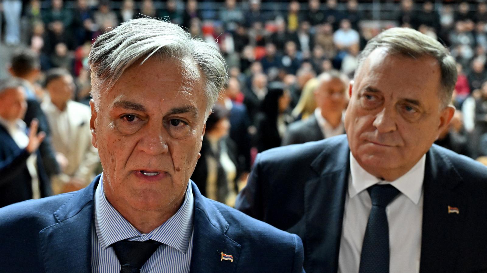 Az egyértelmű esélyes, Siniša Karan is Dodik pártjából kerül ki