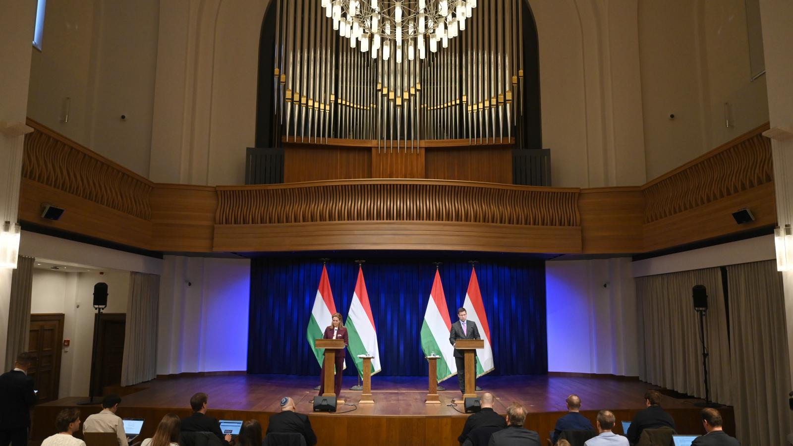 Havazás: két településen nincs áram, amúgy nagyjából minden rendben – Kormányinfó percről percre