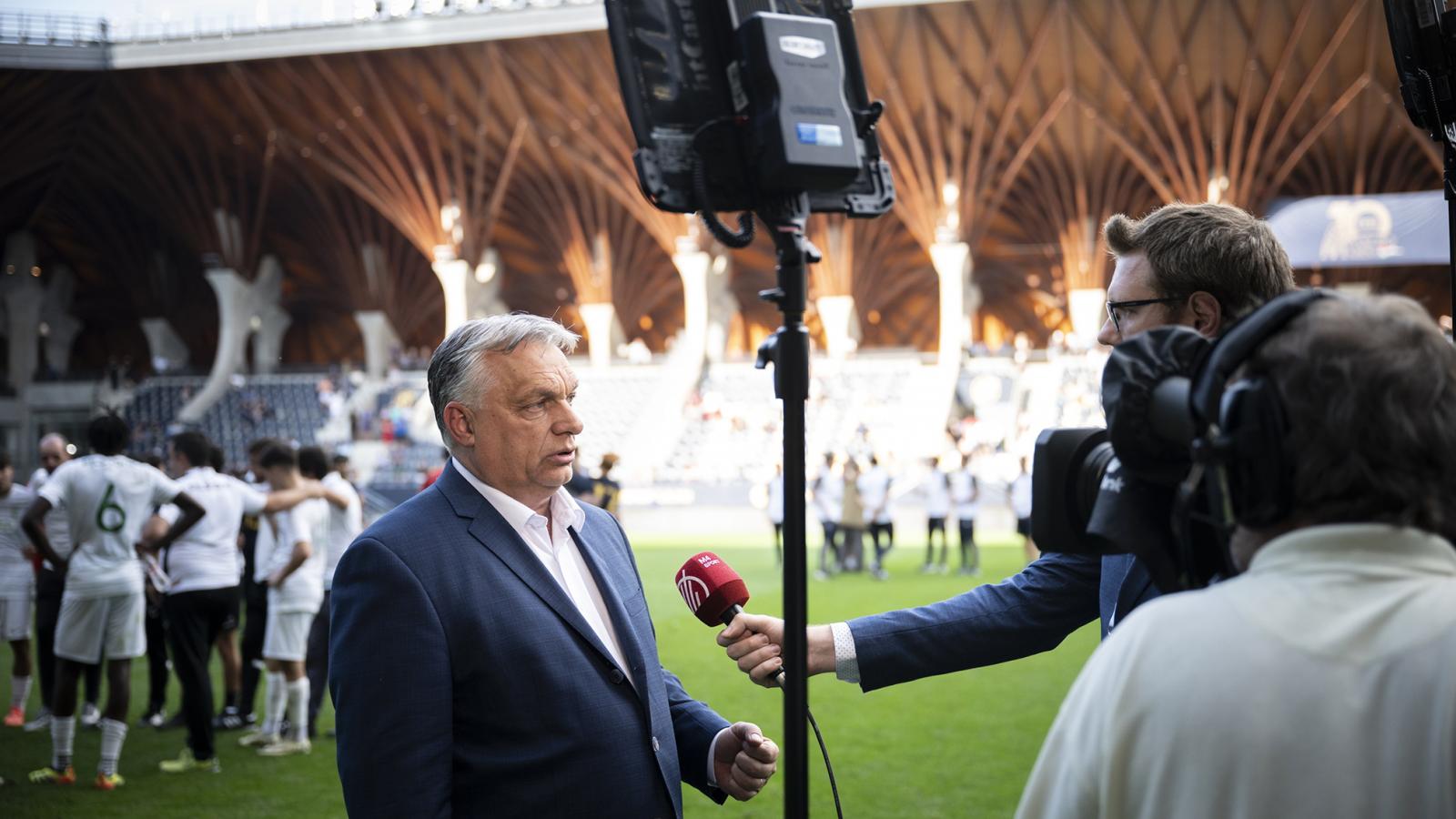 A miniszterelnök a saját akadémiáját is kritikával illette