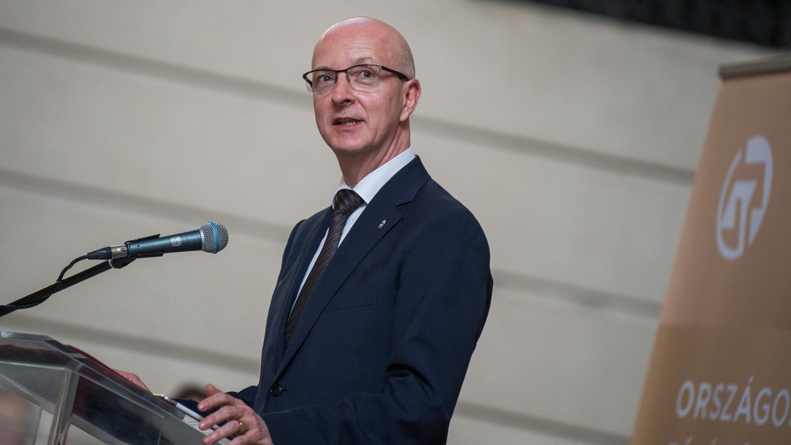 Varga Zs. András, a Kúria elnöke törvényt sértett, amikor felfüggesztette Kovács András kúriai bírót