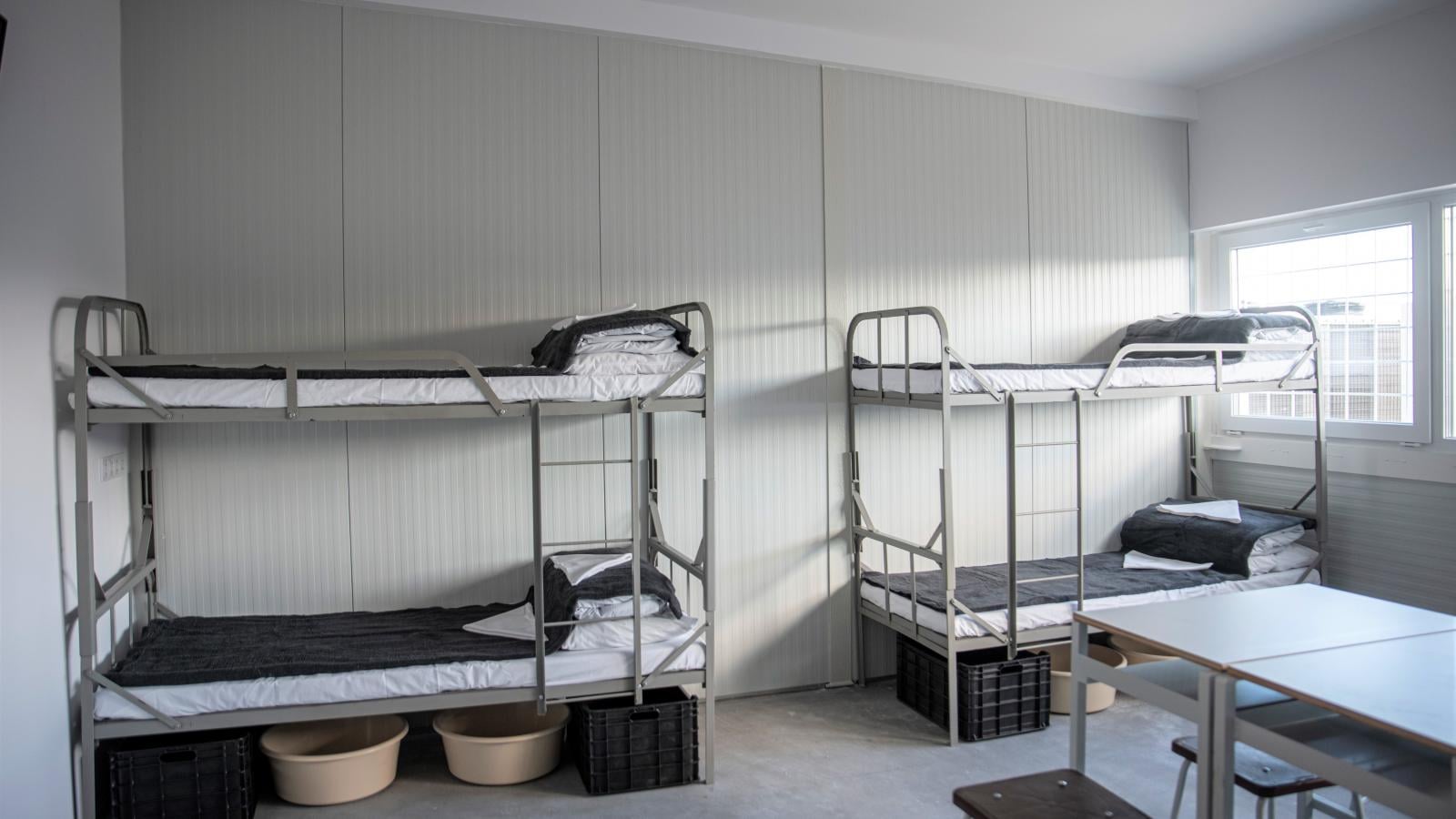 A veszprémi börtön egyik cellája, közvetlenül az átadás után.