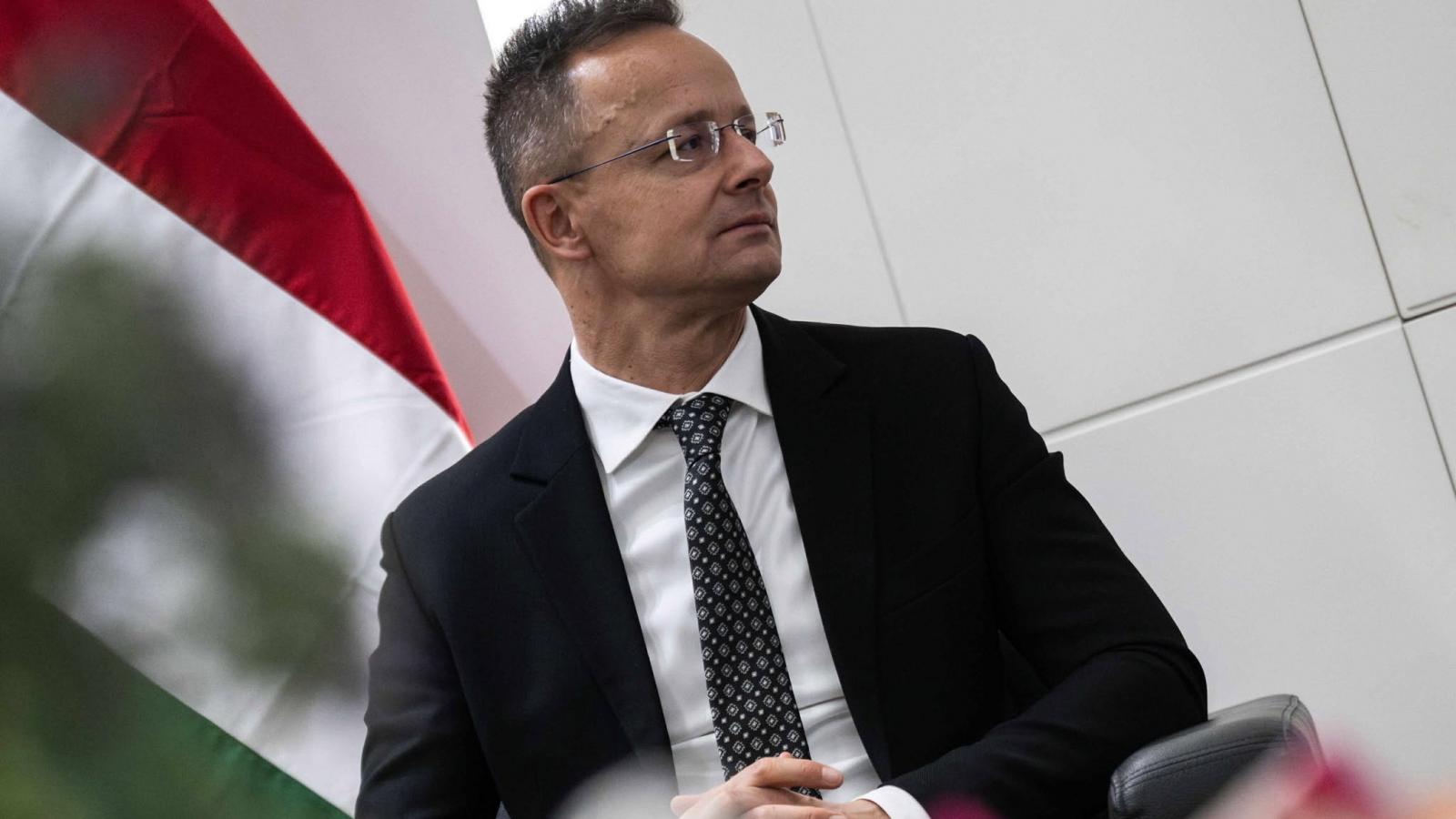 Szijjártó Péter felszólította a NATO-főtitkárt, hogy fejezze be a háborús feszültség szítását