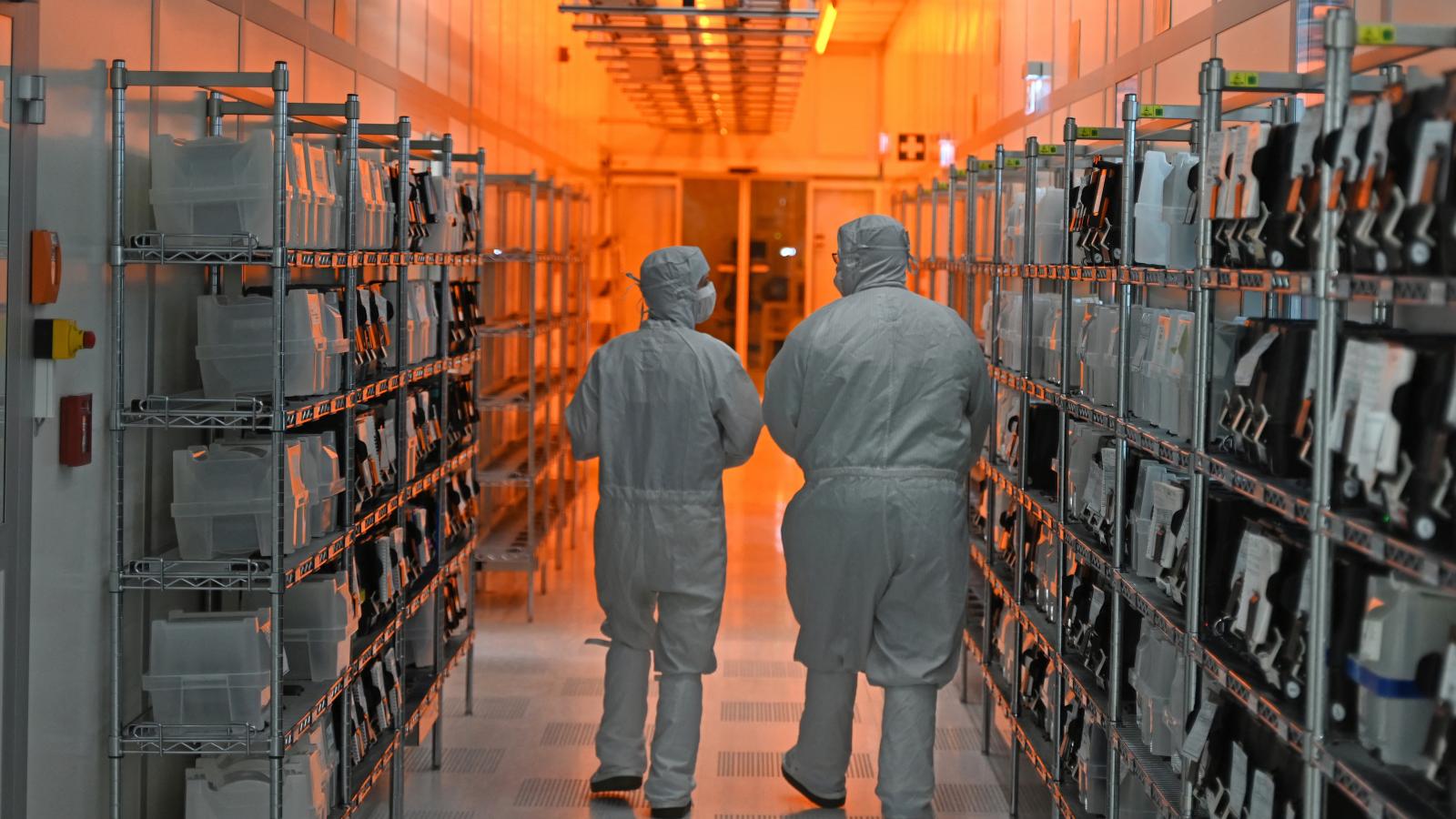 A Nexperia gyárában – a közelmúltban a csiphiány réme is borzolta a kedélyeket, miután a holland kormány állami ellenőrzés alá vonta a céget