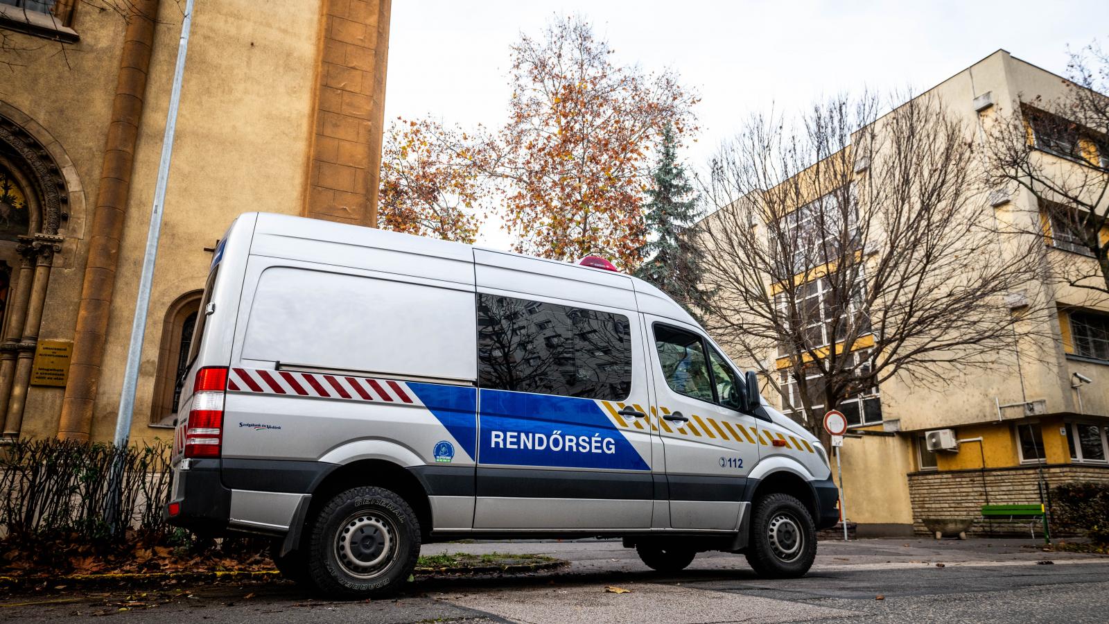 Fővárosi és vidéki gyermekvédelmi intézményekben razziázik a rendőrség