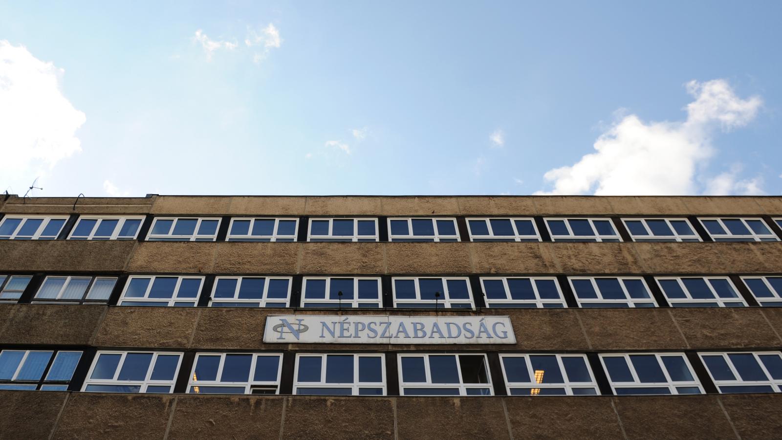 Lecsapna a Mediaworks a Népszabadság márkanevére, de a lap korábbi munkatársai ezt már megszerezték