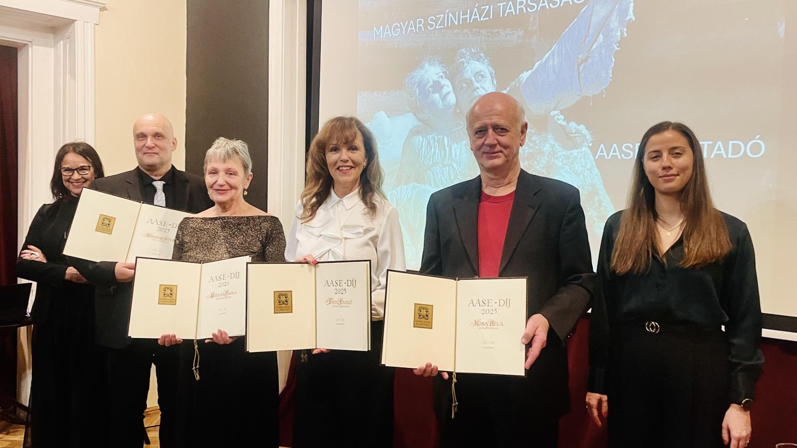 Rangos díjak a színjátszás idei kiemelkedő tagjainak