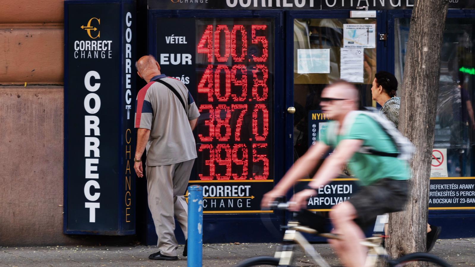 Bank of America: egy Tisza-győzelem esetén 360-ig is erősödhet a forint az euróval szemben