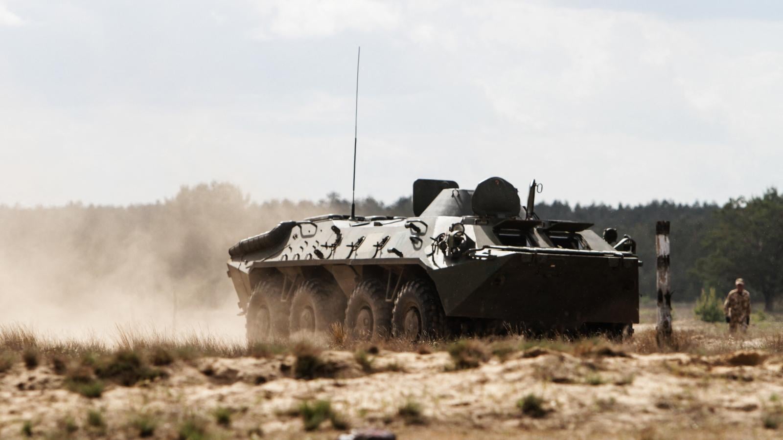 BTR-80 típusú harcjármű is került eladásra. A képünk illusztráció.