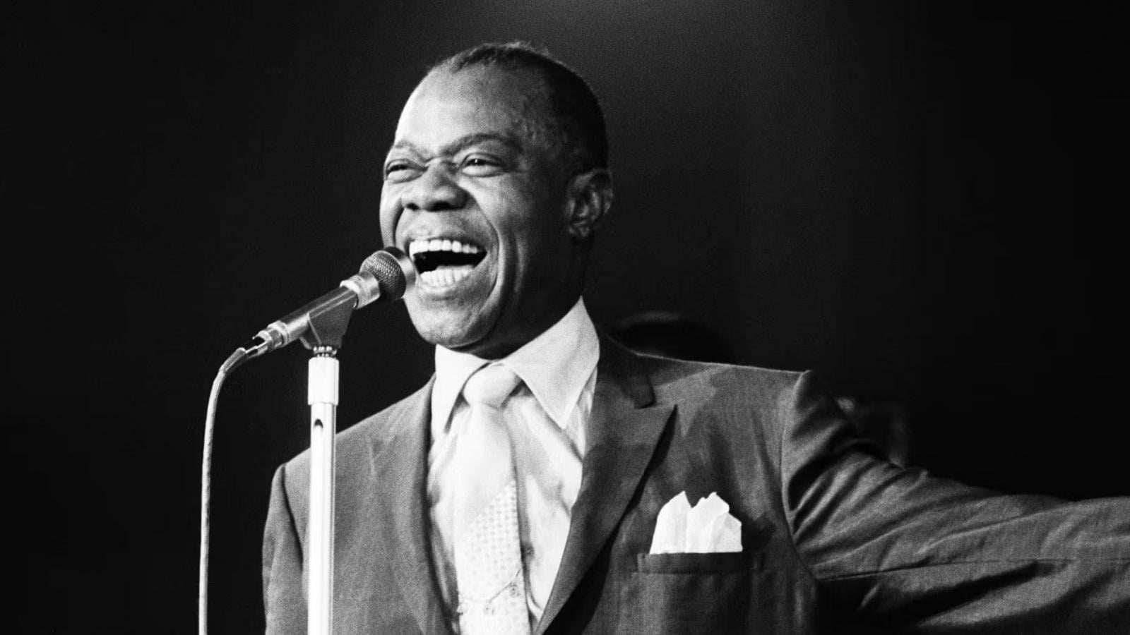 A trombitás a kevesek egyike maradt, aki képes volt megszólítani különböző rasszba tartozó embereket