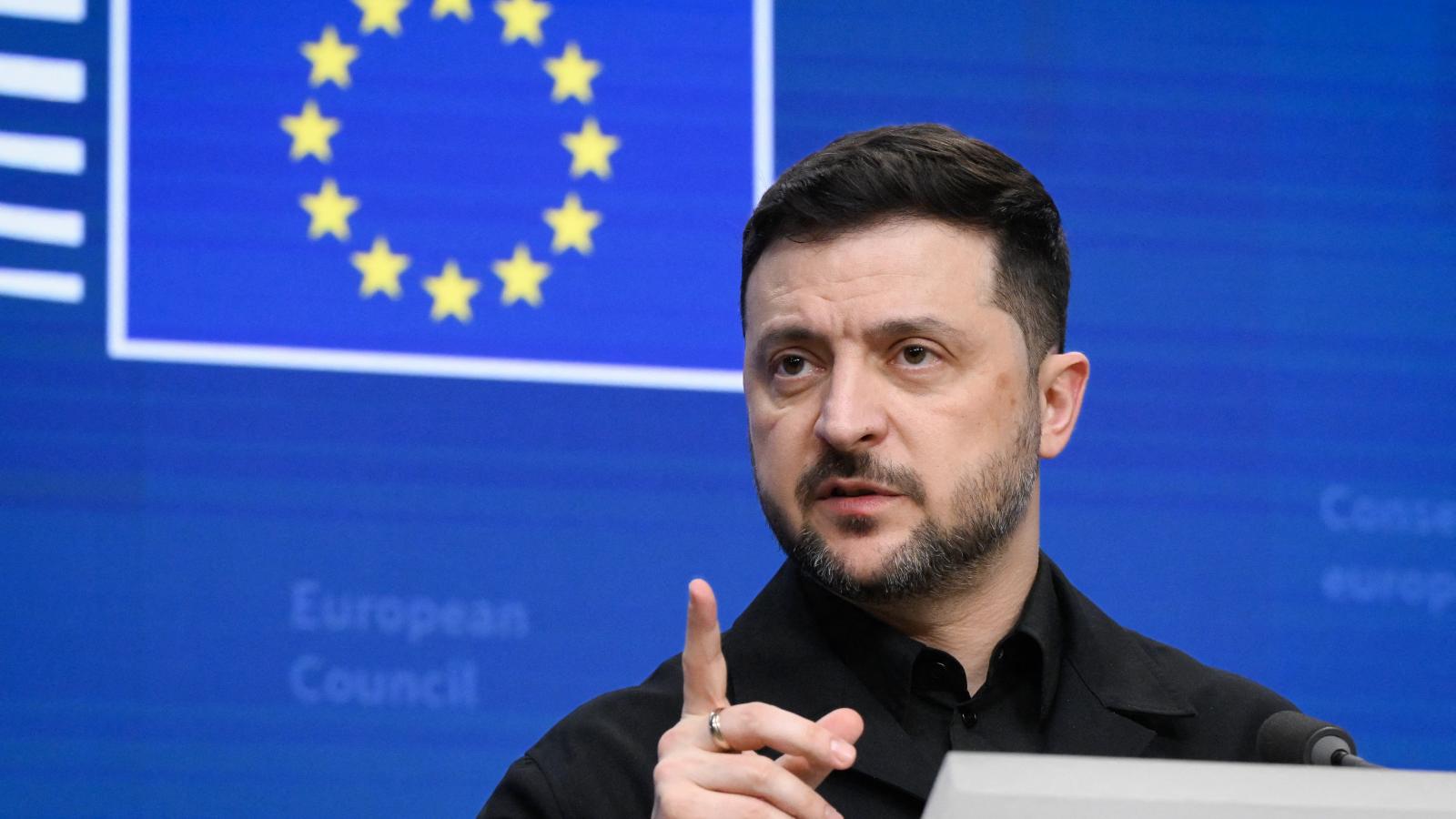 Magyarországnak pont annyival kellett volna beszállnia az Ukrajnának szánt közös hitelbe, amennyi EU-s támogatást végleg elveszített az Orbán-kormány miatt  2025 végén