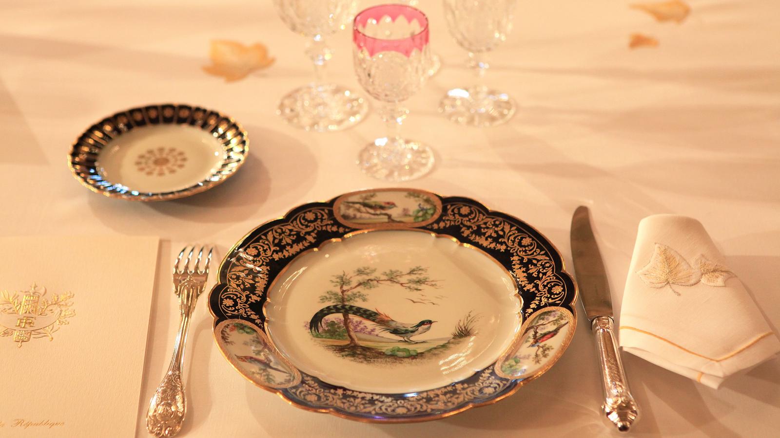 Étkészlet az Élysée-palotában.